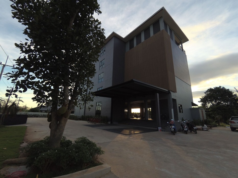 Riverawan Hotel 28/73