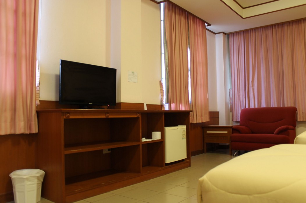 Rattana Park Hotel 43/98