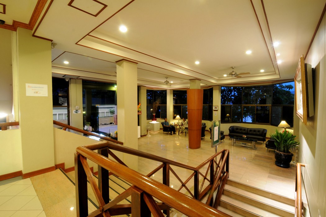 Rattana Park Hotel 56/98