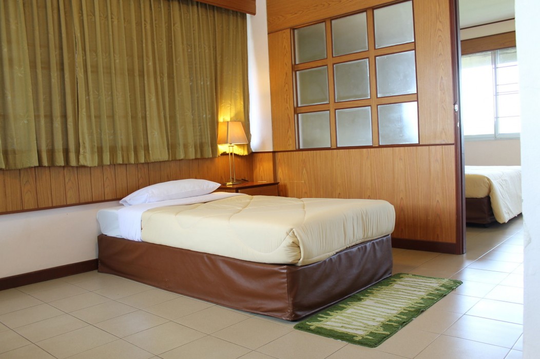 Rattana Park Hotel 32/98