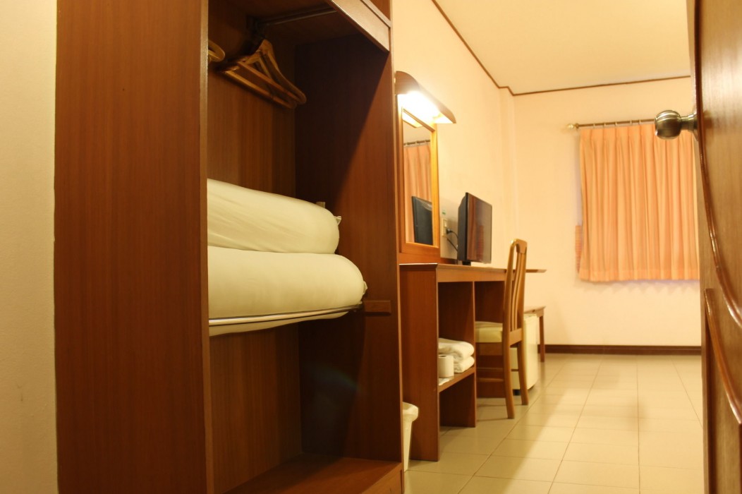 Rattana Park Hotel 40/98