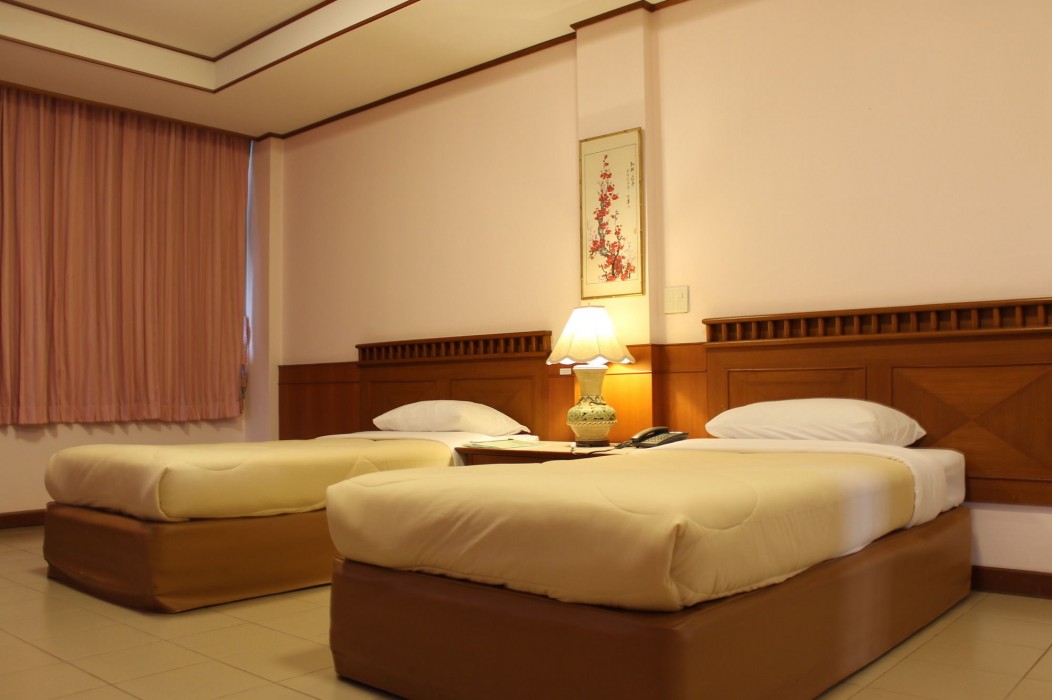 Rattana Park Hotel 42/98