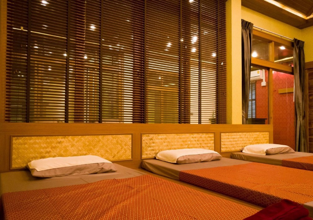 Au Place Hotel 37/61