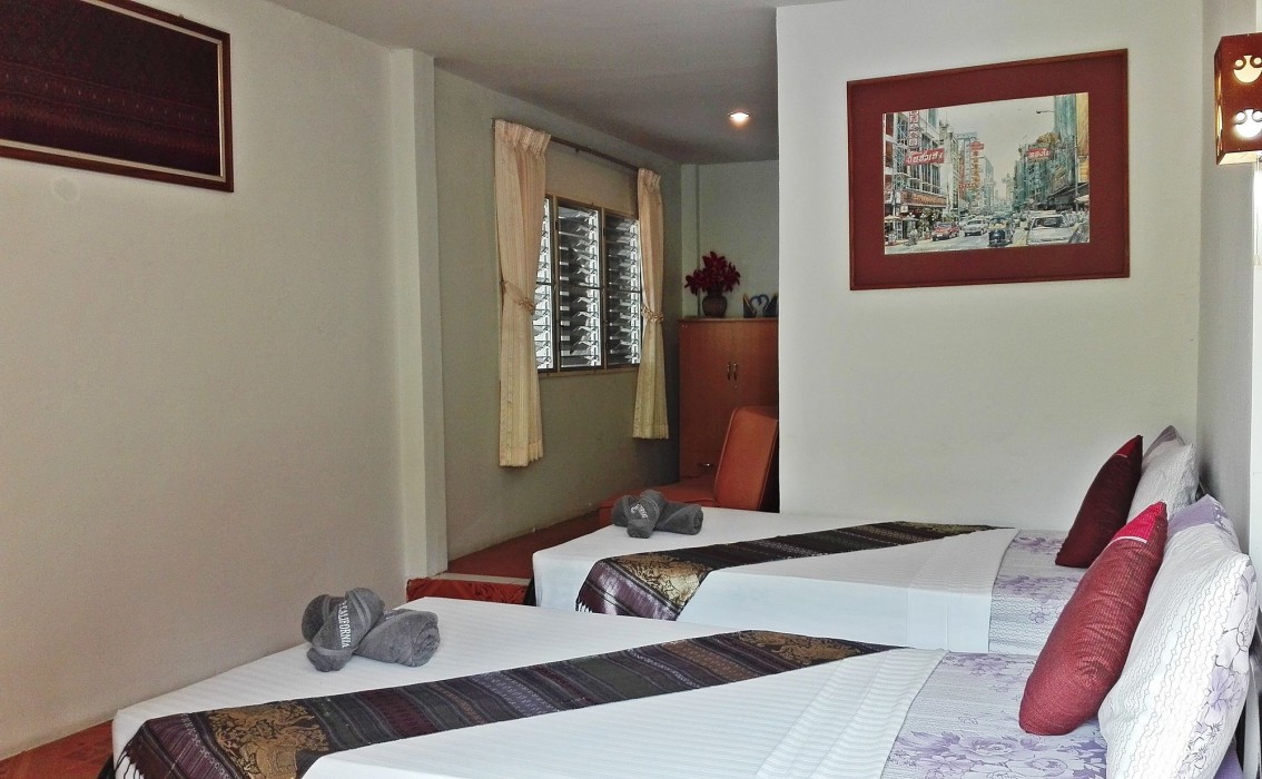 P California Inter Hostel 24/48