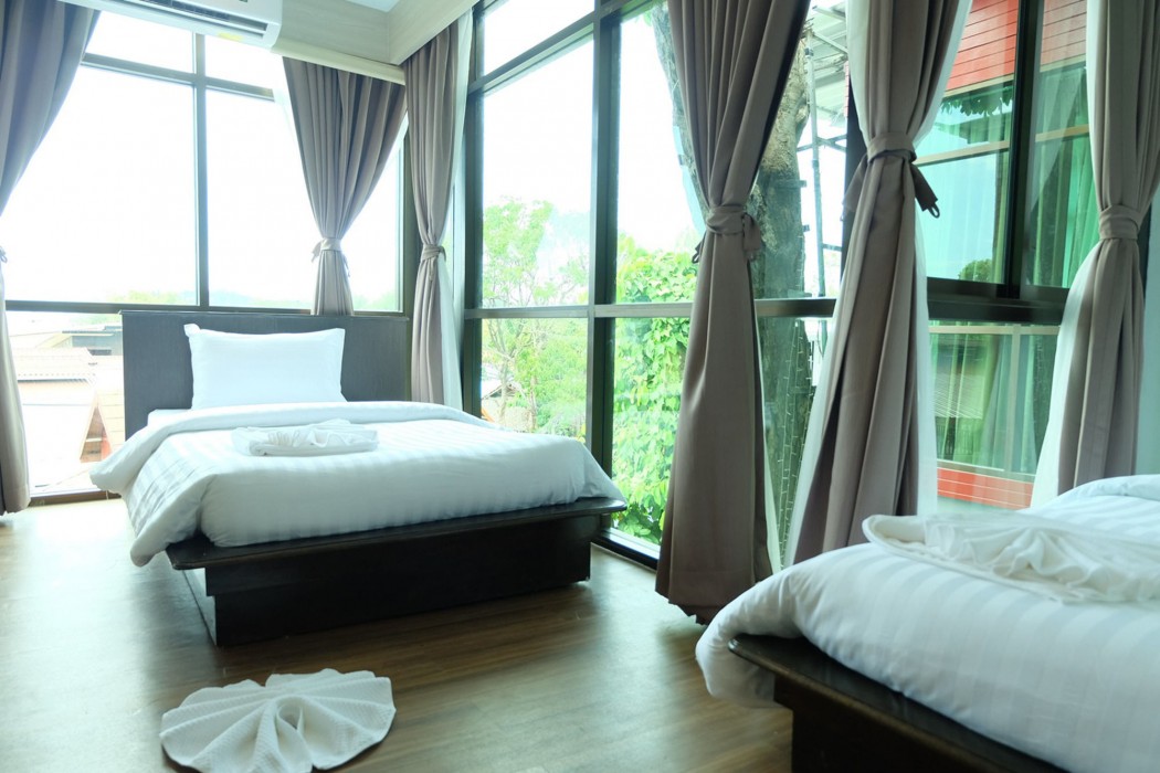 A Plus Deluxe Hotel 33/68