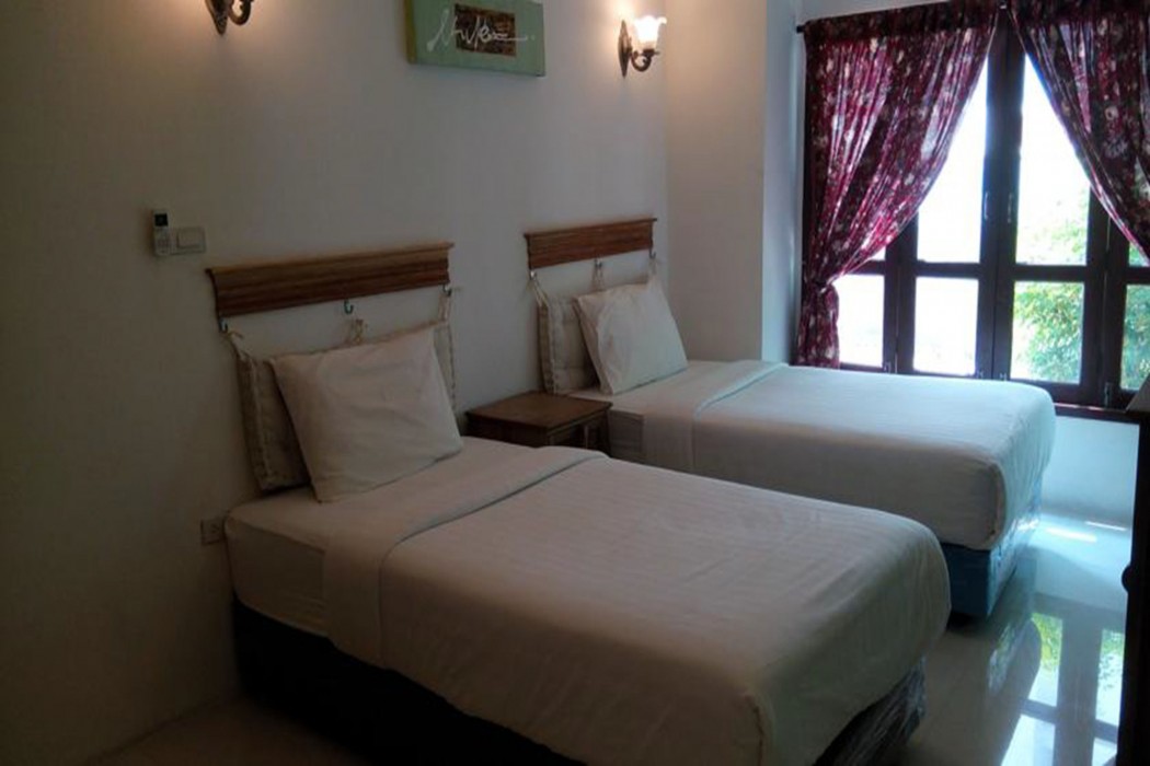 Yellow Tique Hotel 35/58