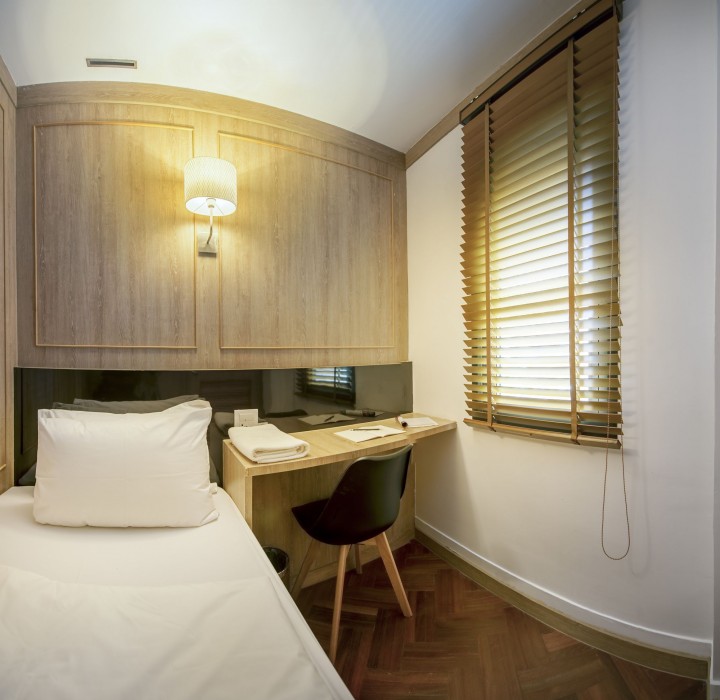 The Posh Phayathai 75/100