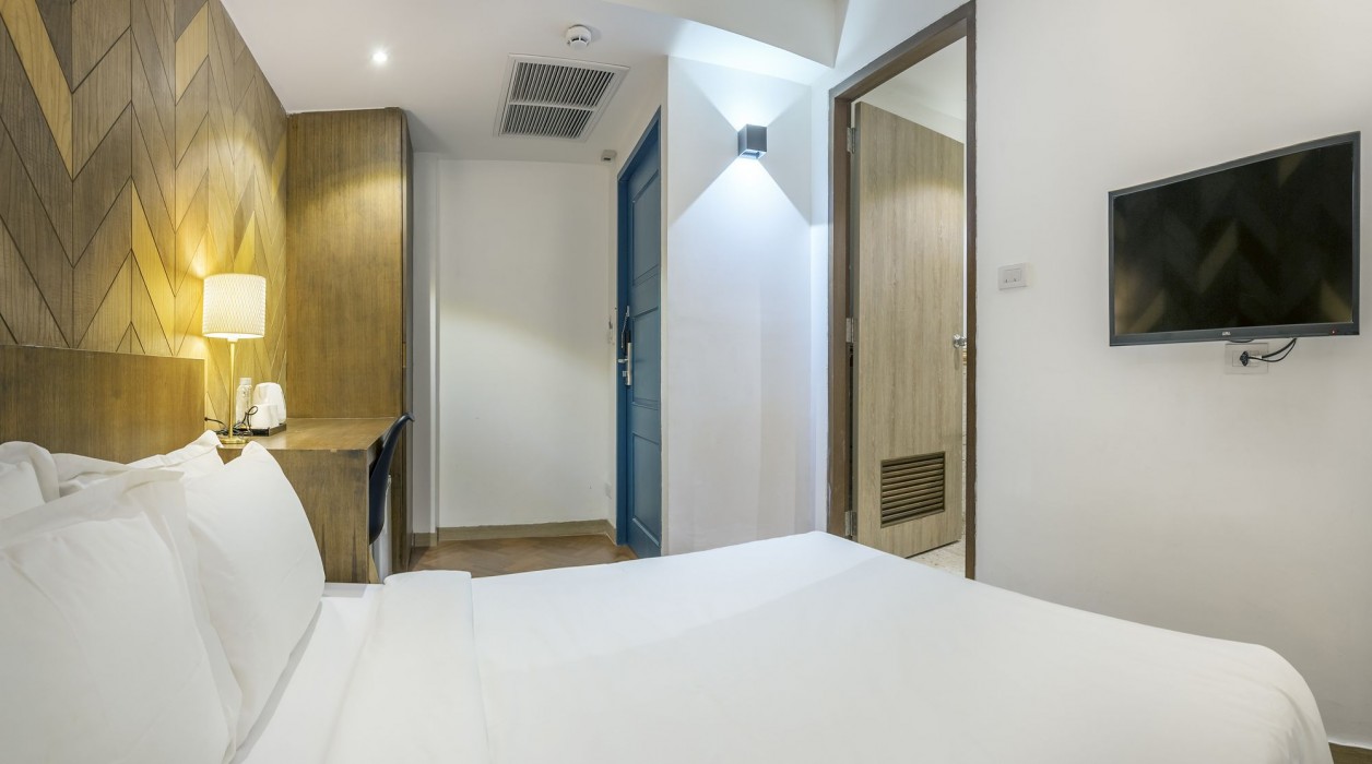 The Posh Phayathai 55/100