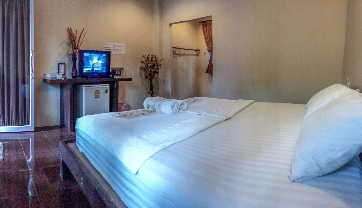 Silver Sands Beach Resort 35/100