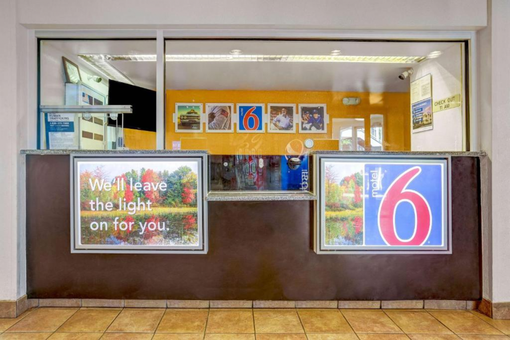 Lobby at Motel6 Raleigh, NC - North, RALEIGH - NC
