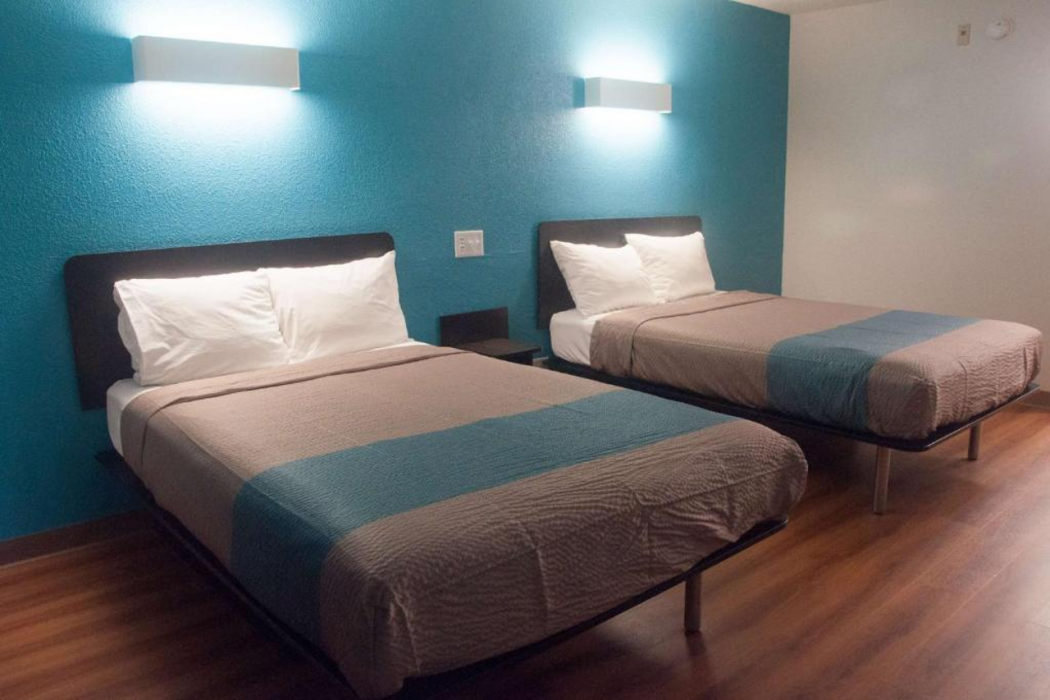 Motel6 Raleigh, NC - North 16/50