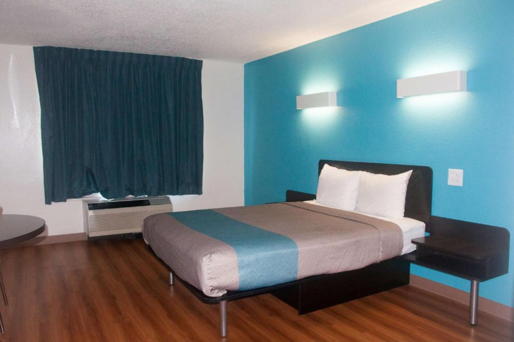 Motel6 Raleigh, NC - North 12/50