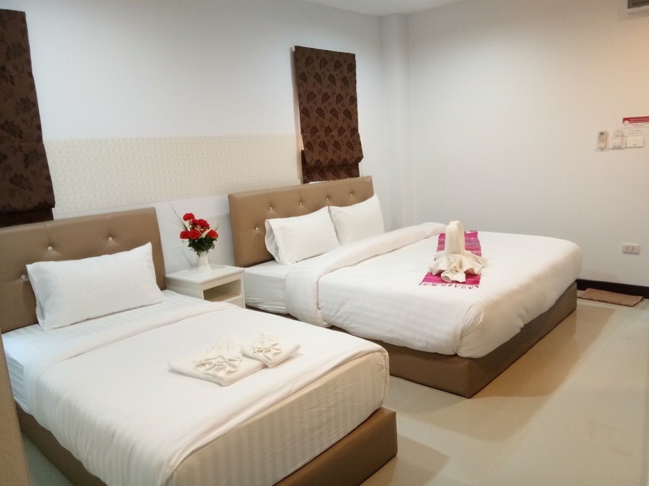Baanthanthip Hotel 23/43