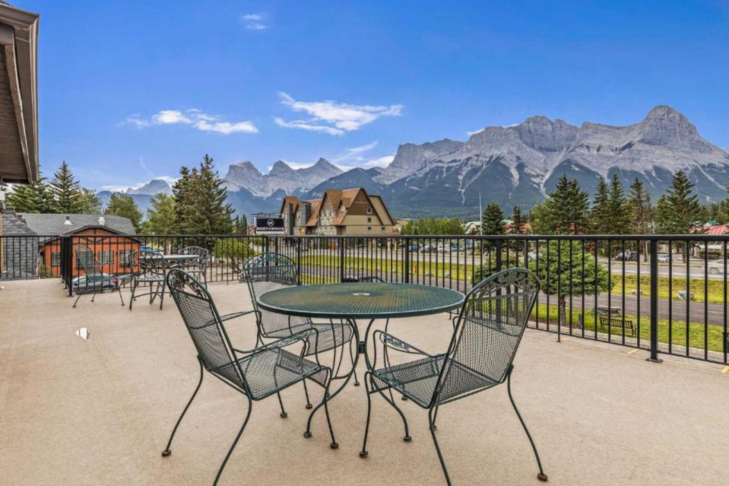 Northwinds Hotel Canmore 32/47