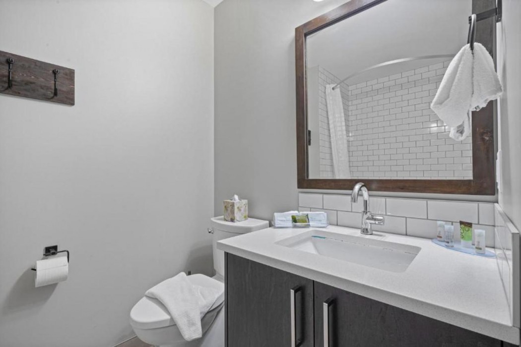 Northwinds Hotel Canmore 12/47