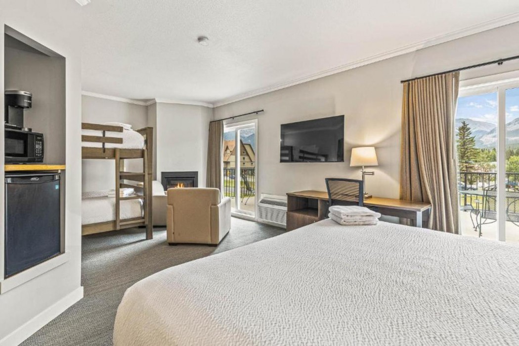 Northwinds Hotel Canmore 11/47