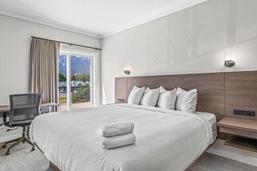 Northwinds Hotel Canmore 10/47