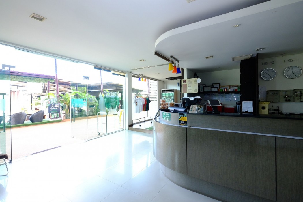 I Hotel 29/80
