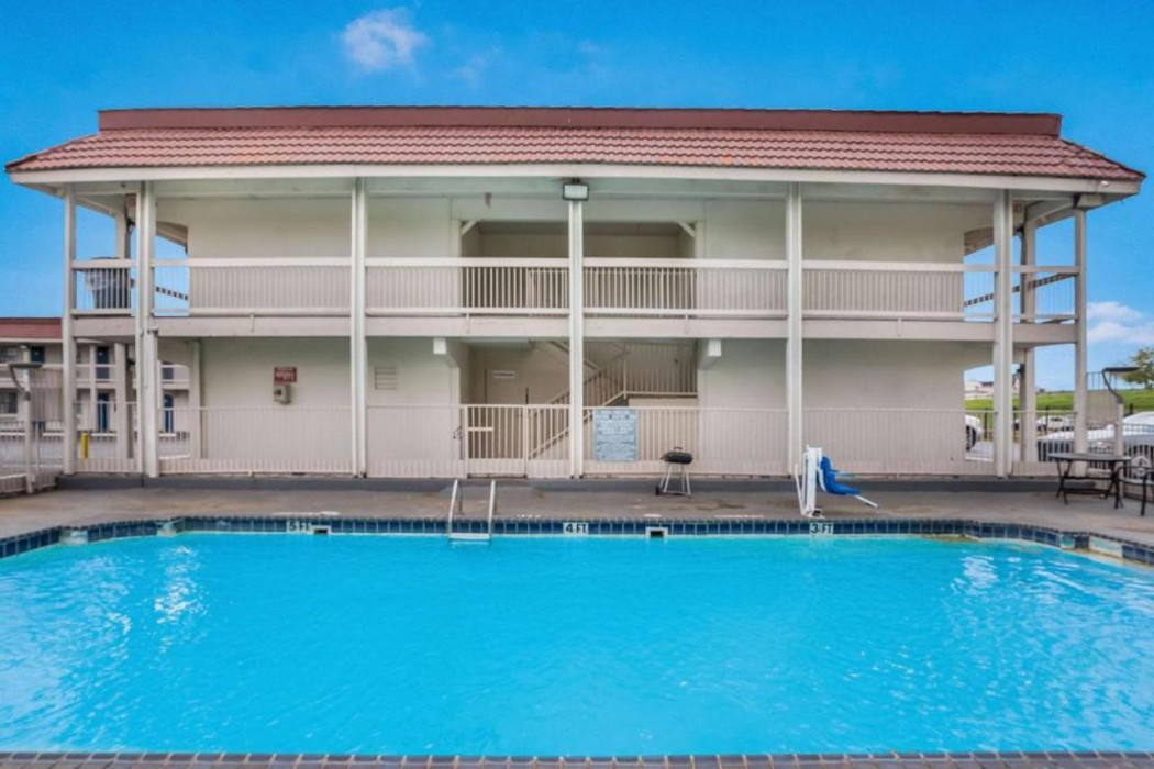 Motel6 Dallas, TX - Market Center 22/45