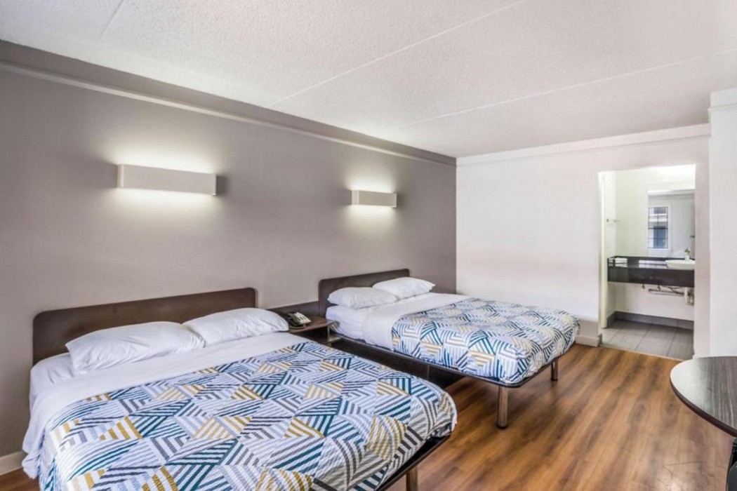 Motel6 Dallas, TX - Market Center 11/45