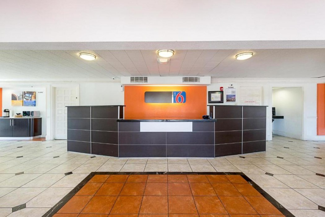 Lobby at Motel6 Dallas, TX - Market Center, DALLAS - TX