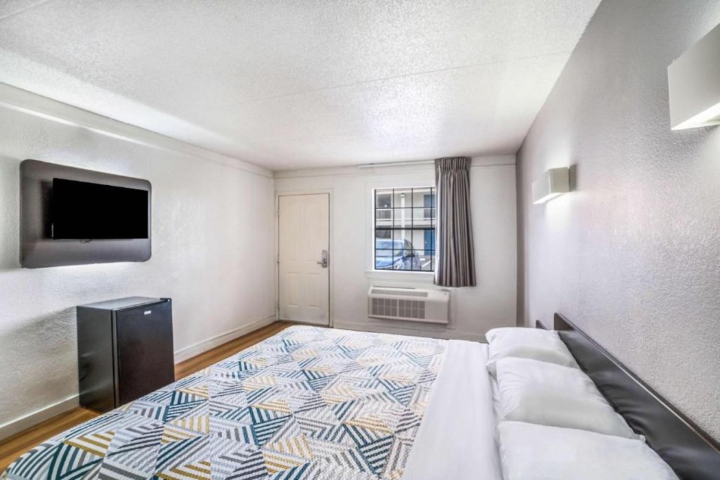 Motel6 Dallas, TX - Market Center 7/45