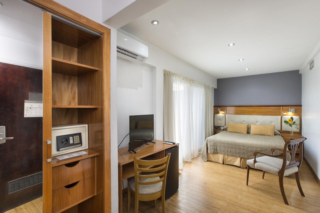 Embajador Hotel 8/55