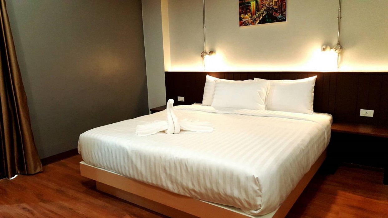 Room 2 U Hostel & Guesthouse 37/49
