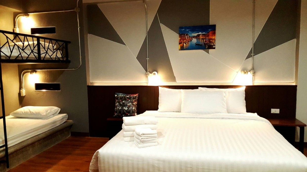 Room 2 U Hostel & Guesthouse 36/49