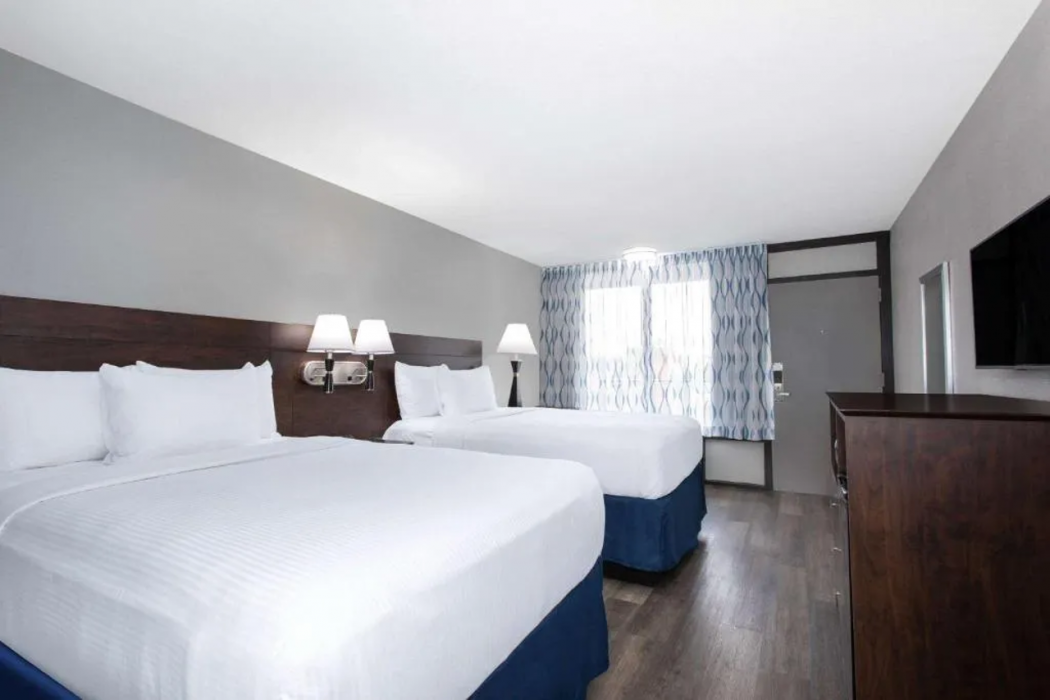 Days Inn by Wyndham Orlando Conv. Center/International Dr 23/43