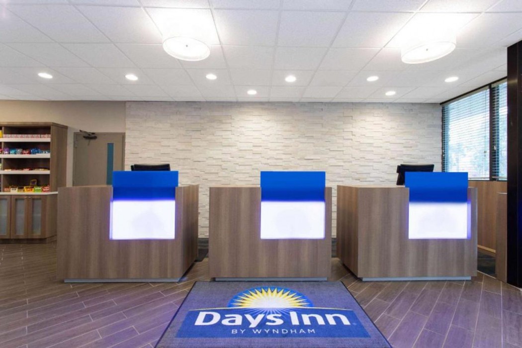 Days Inn by Wyndham Orlando Conv. Center/International Dr 9/43