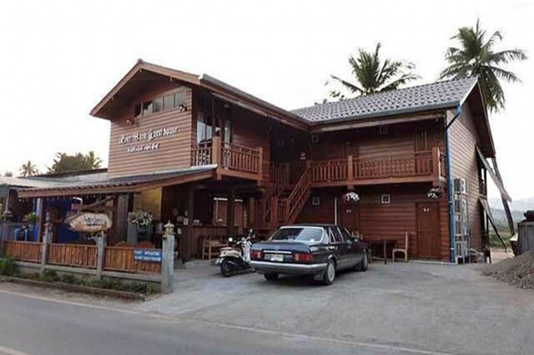 River Bank Resort 16/48