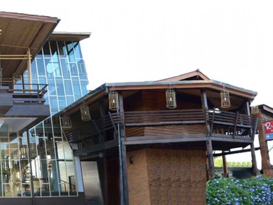 River Bank Resort 24/48