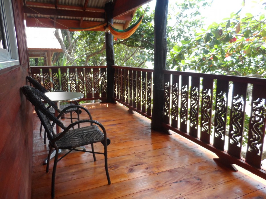 Jungle Hill Beach Bungalow 20/63