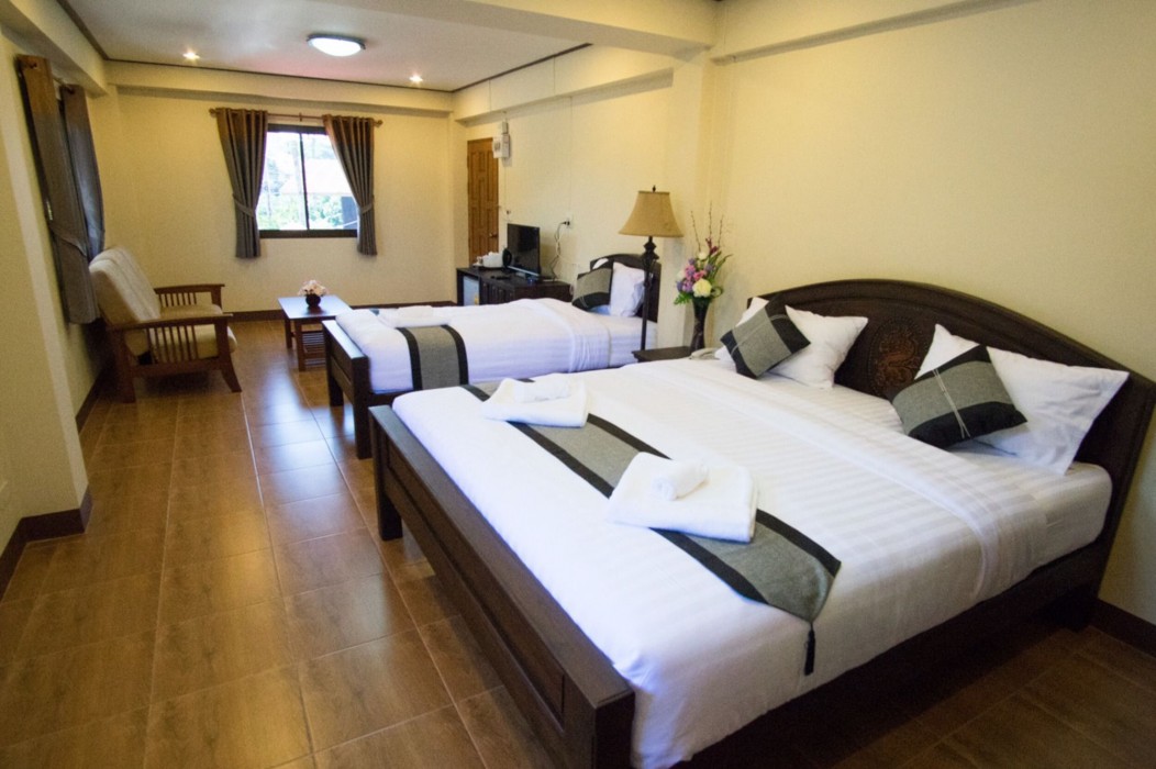 Nan Baankhun Hotel 25/58