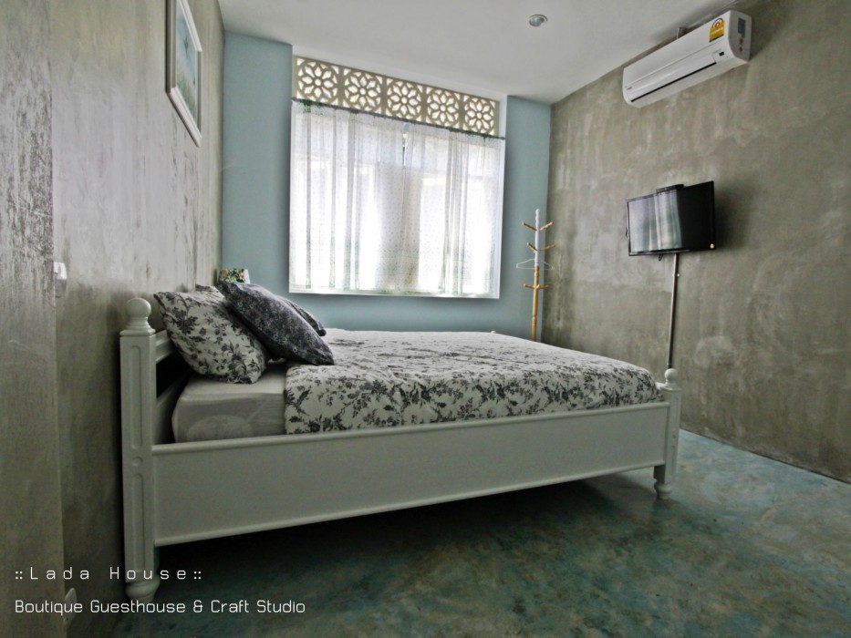 Lada House 47/70