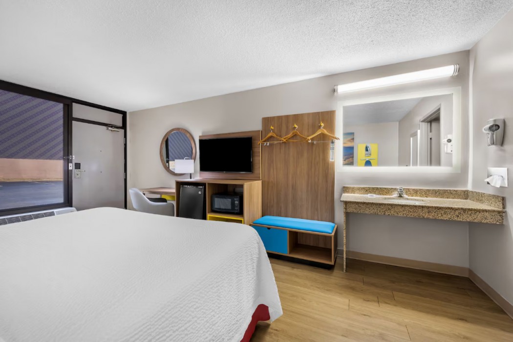 Days Inn By Wyndham Raleigh Midtown 25/60