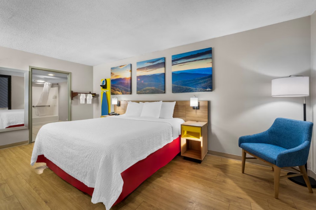 Days Inn By Wyndham Raleigh Midtown 18/60
