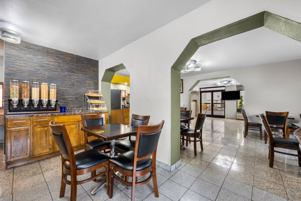Days Inn By Wyndham Raleigh Midtown 46/60