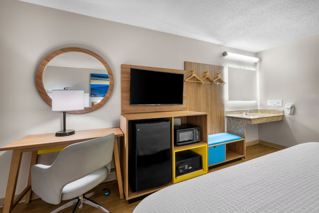 Days Inn By Wyndham Raleigh Midtown 23/60