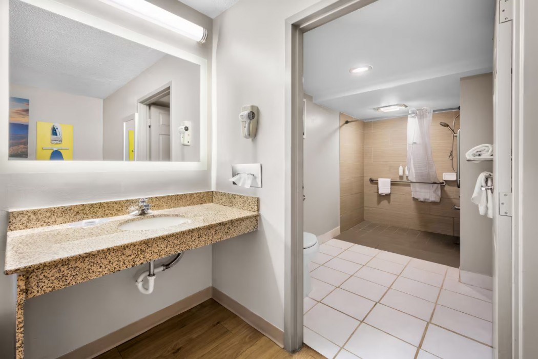 Days Inn By Wyndham Raleigh Midtown 37/60
