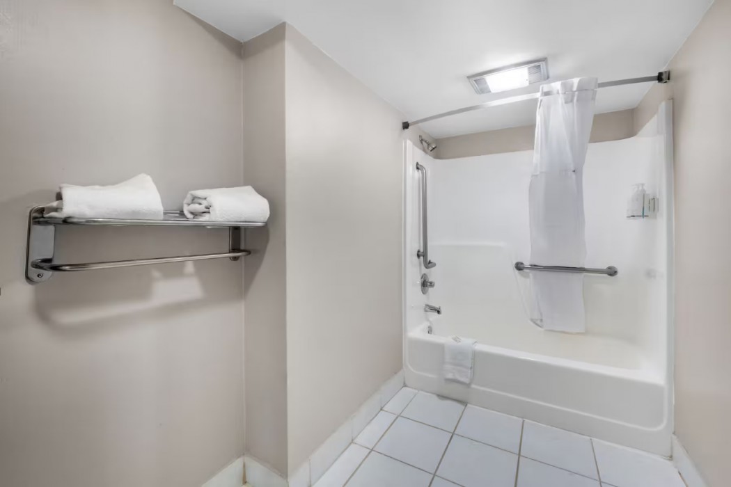 Days Inn By Wyndham Raleigh Midtown 39/60