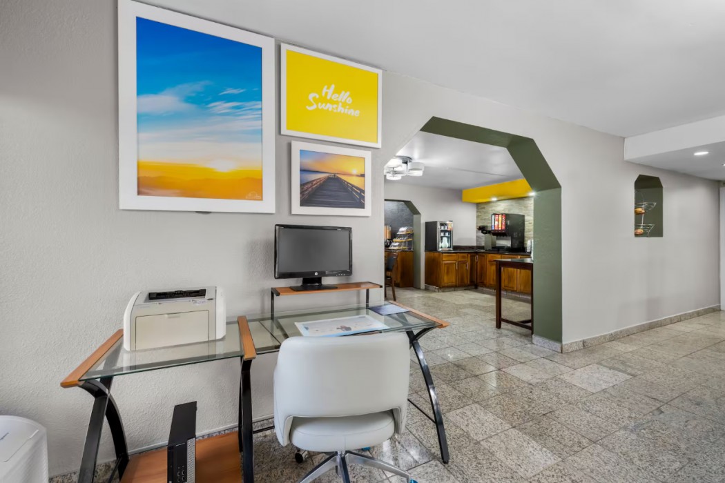 Days Inn By Wyndham Raleigh Midtown 40/60
