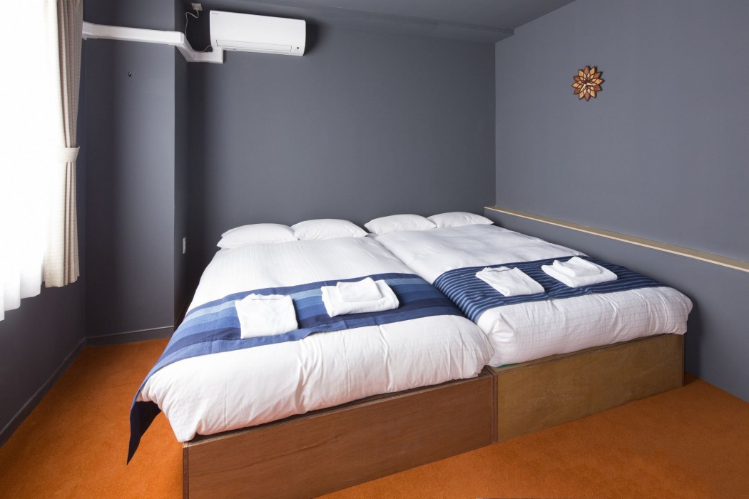 Turn Table Hostel 28/97