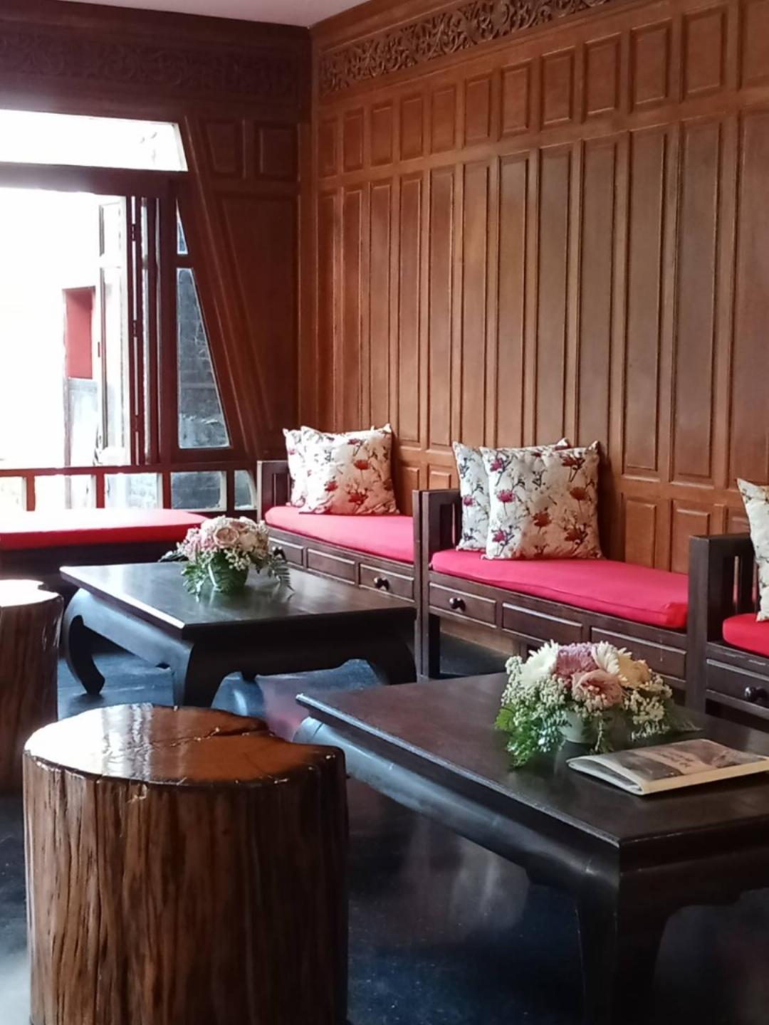 THAI HOUSE BEACH RESORT 9/75
