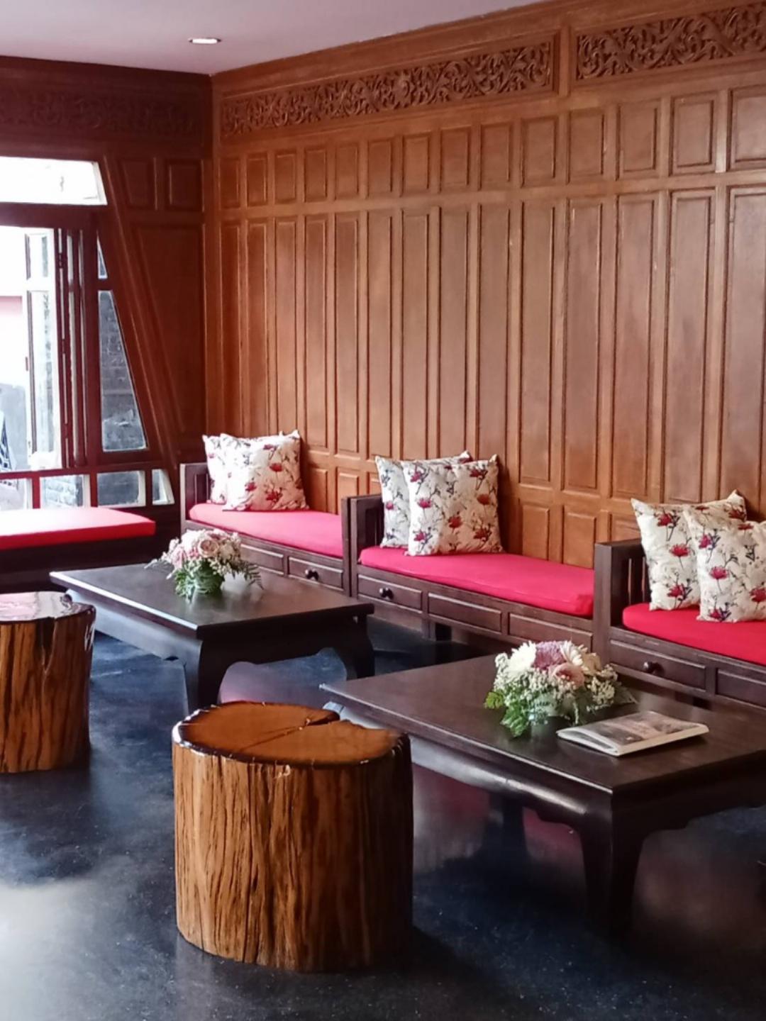 THAI HOUSE BEACH RESORT 11/75
