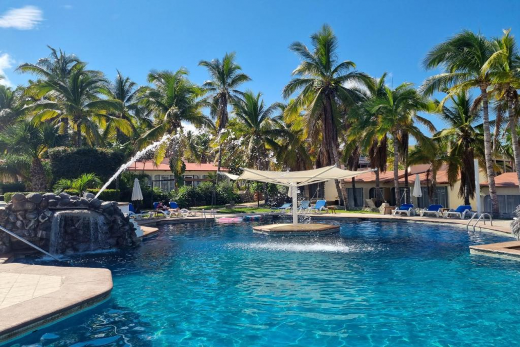 Buena Vista Oceanfront & Hot Springs Resort 14/15