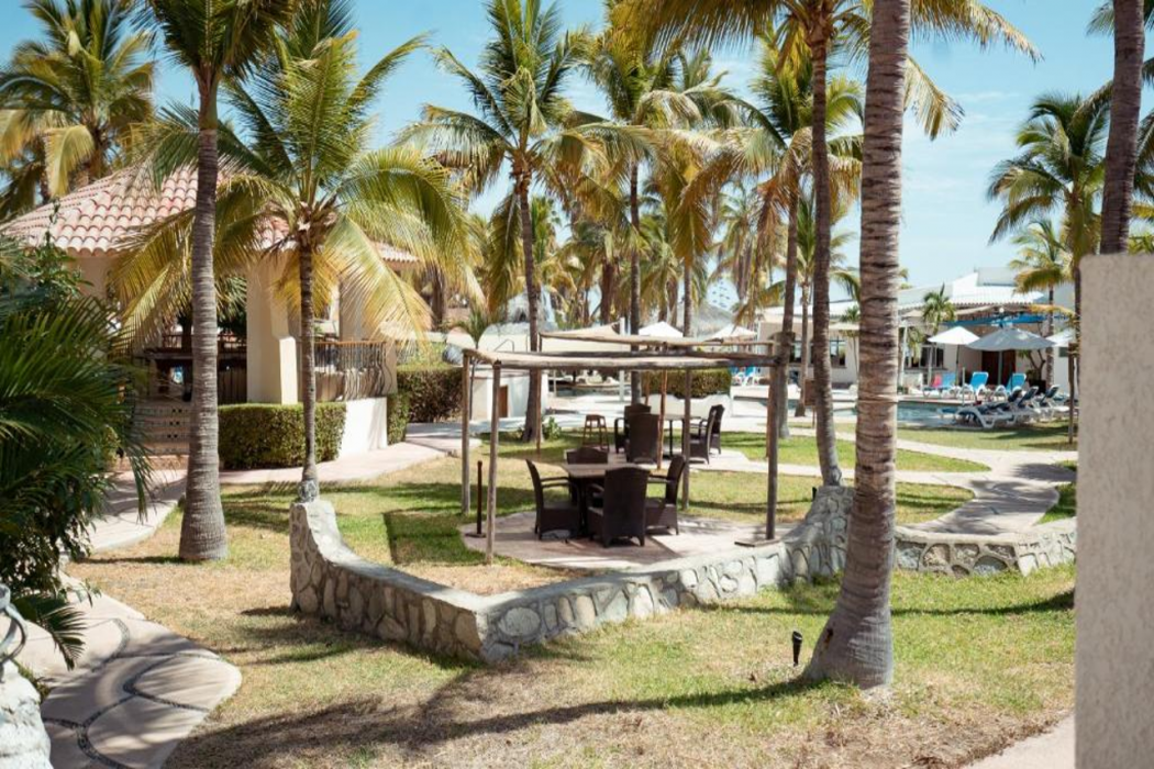 Buena Vista Oceanfront & Hot Springs Resort 13/15