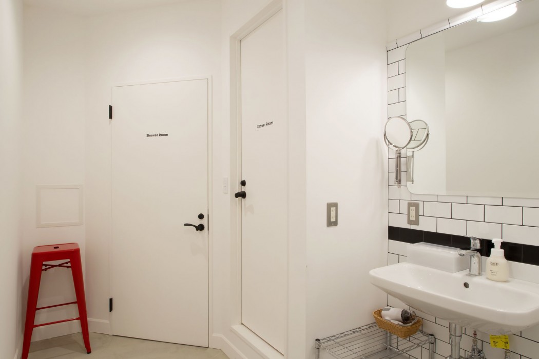 The Next Door Hostel Lower East Nine 11/84