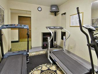 Days Inn Sault Ste Marie MI 15/23